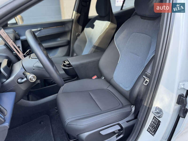 Внедорожник / Кроссовер Volvo EX30 2024 в Ивано-Франковске