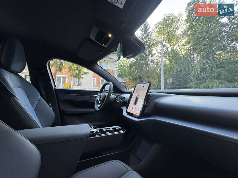 Внедорожник / Кроссовер Volvo EX30 2024 в Ивано-Франковске