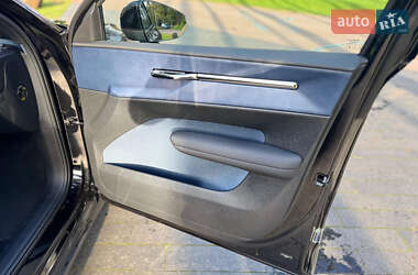 Внедорожник / Кроссовер Volvo EX30 2023 в 