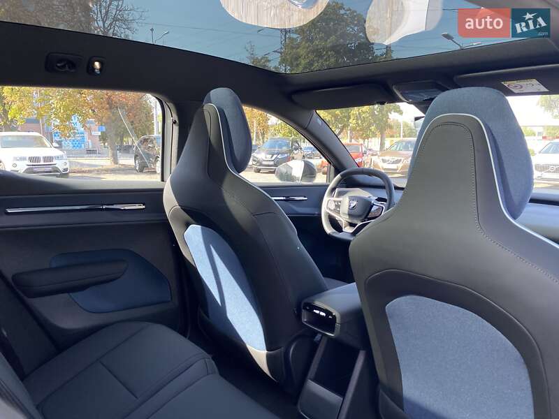 Позашляховик / Кросовер Volvo EX30 2024 в Дніпрі