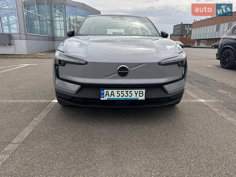 Volvo EX30 2023