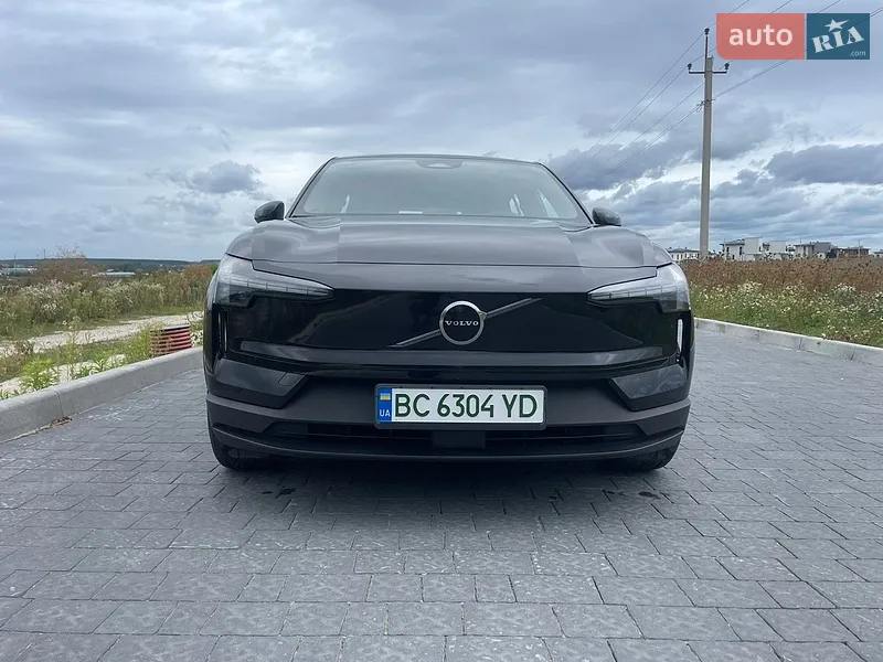 Volvo EX30 2024