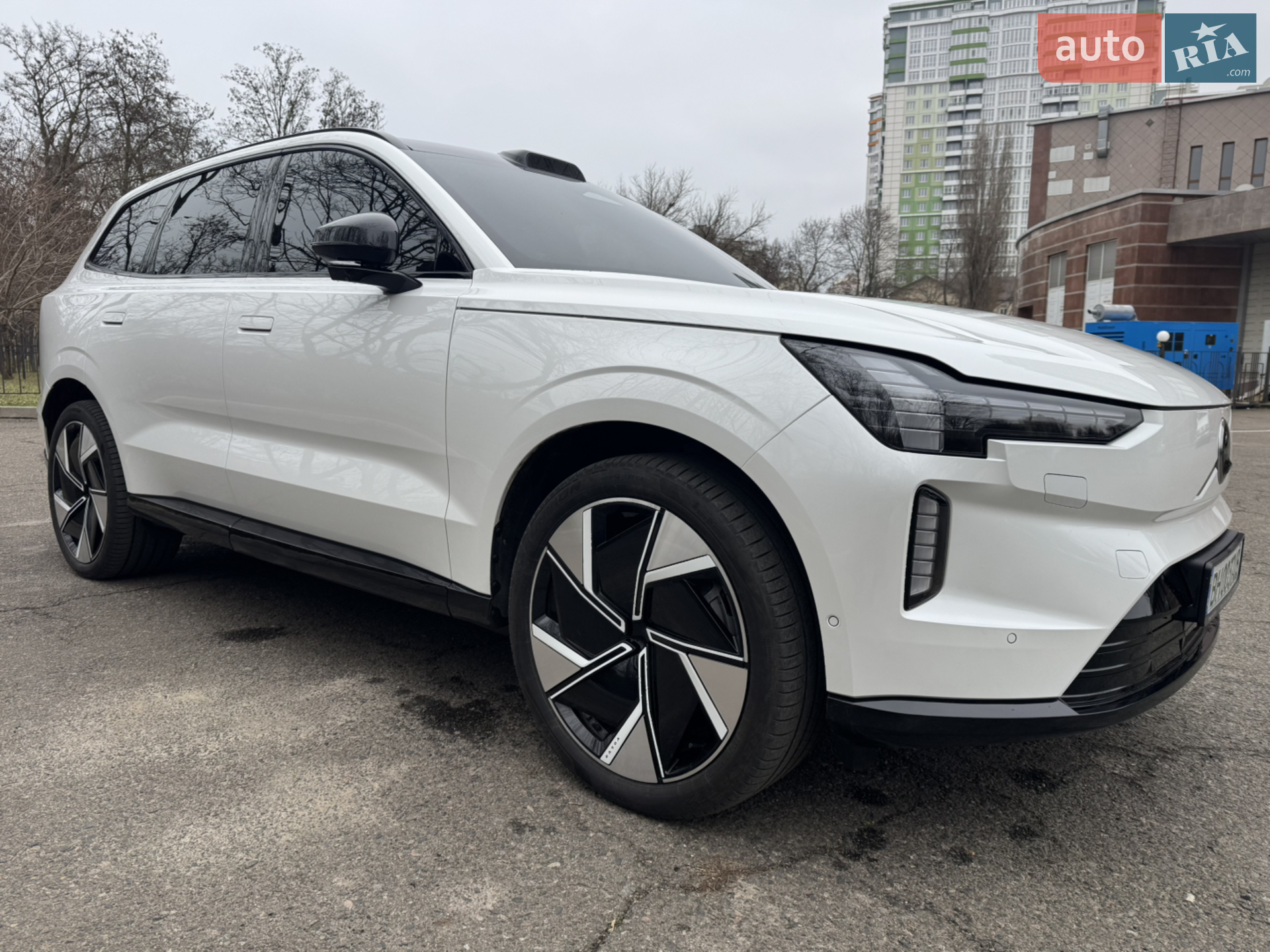 2025 Volvo EX90 - мініатюра 5
