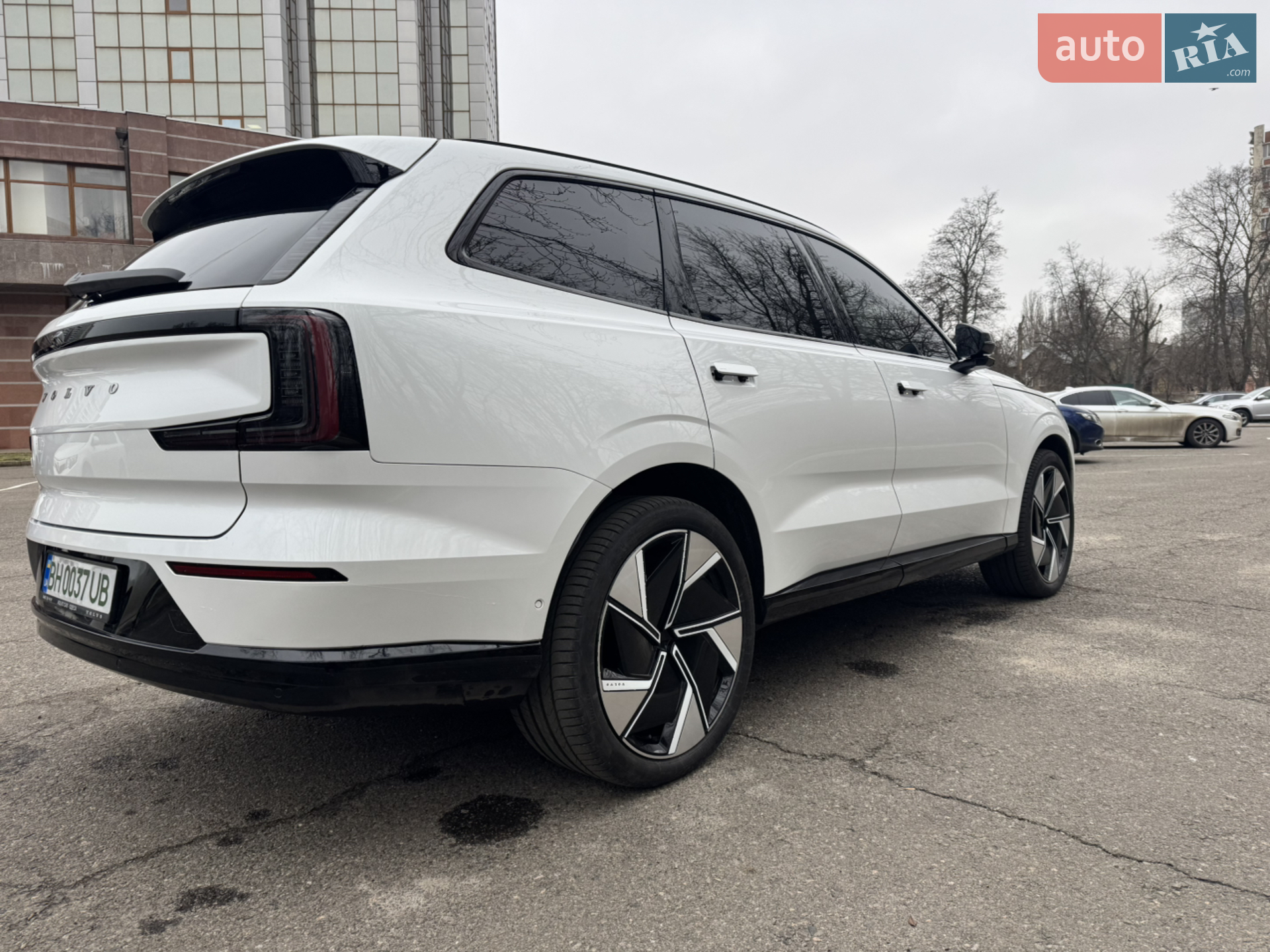 2025 Volvo EX90 - мініатюра 10