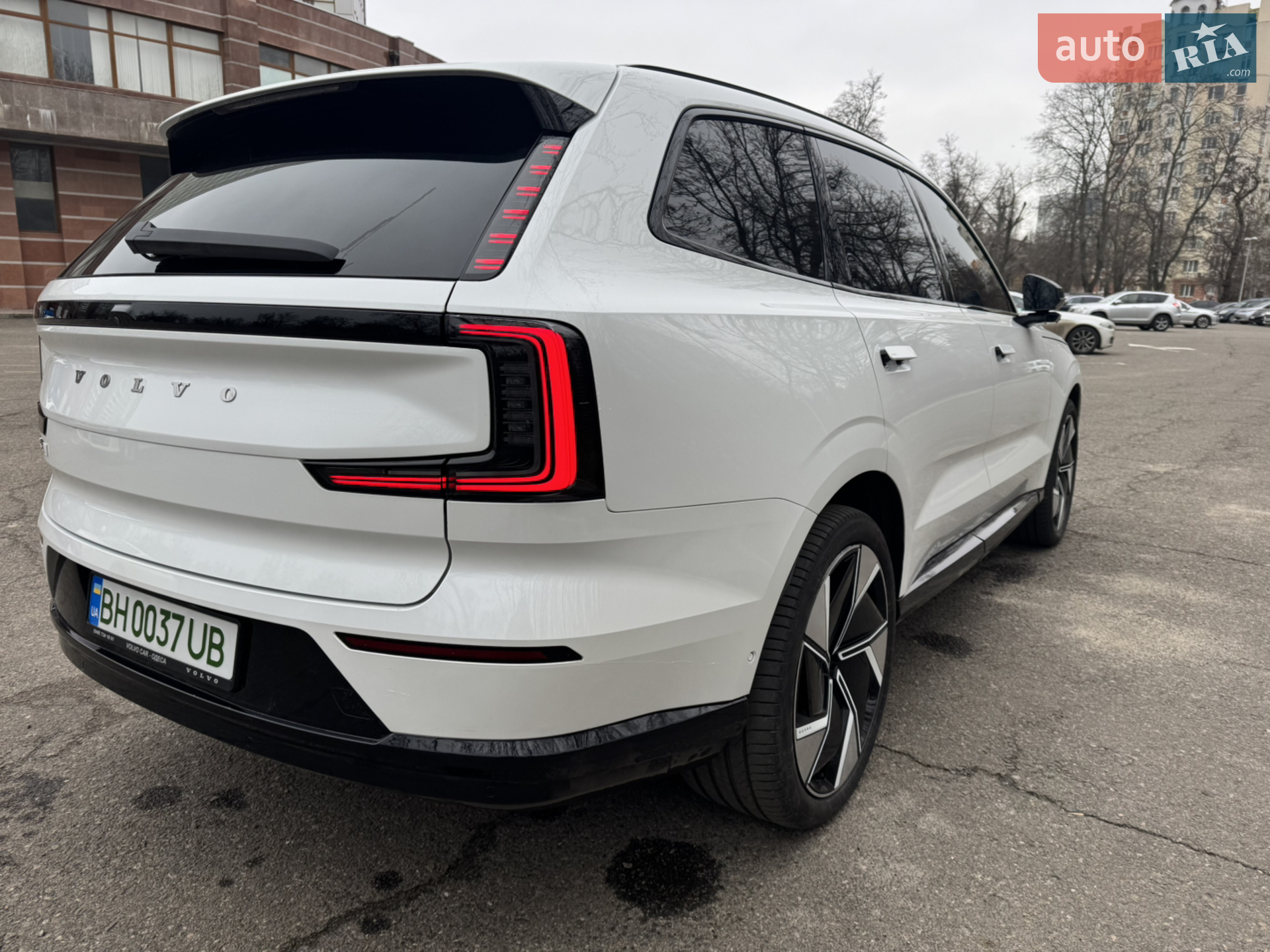 2025 Volvo EX90 - мініатюра 9