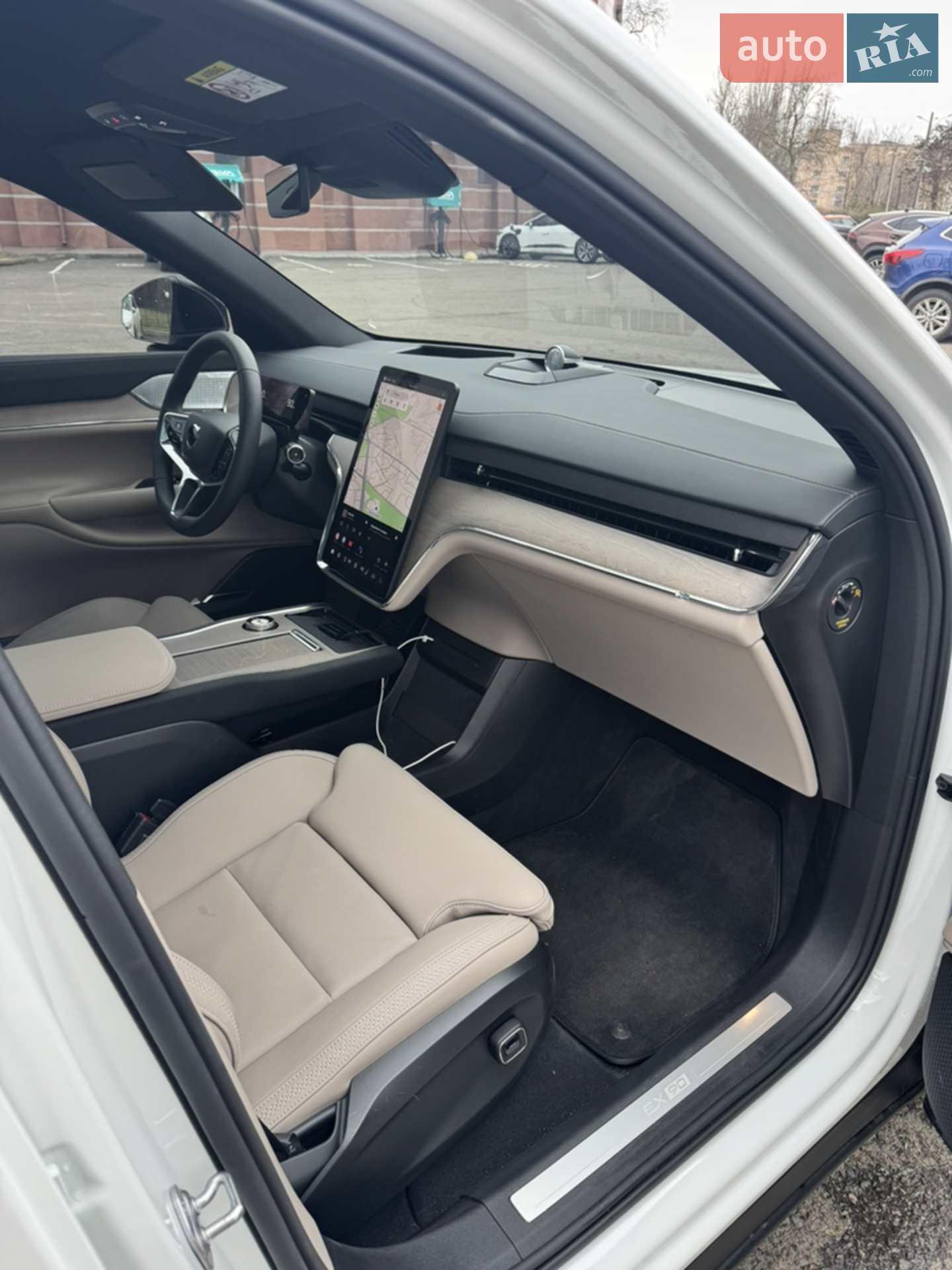 2025 Volvo EX90 - мініатюра 32