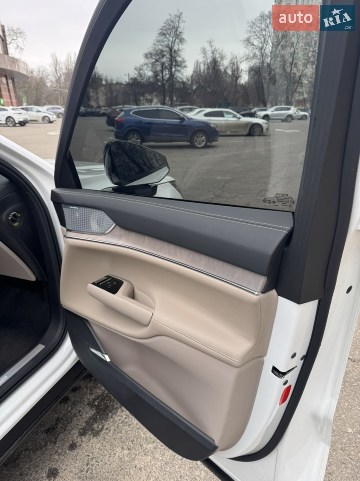 2025 Volvo EX90 - мініатюра 33