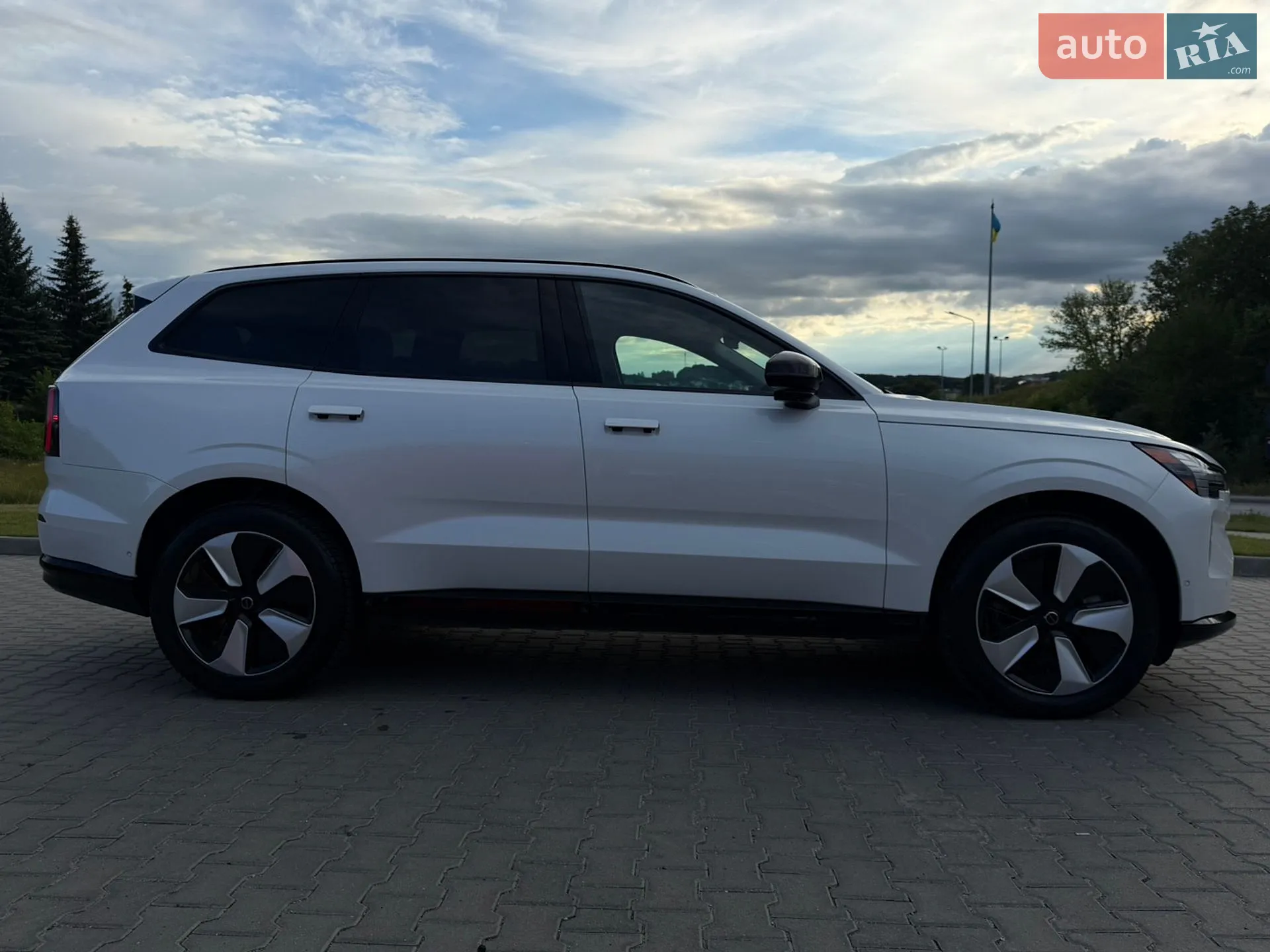2025 Volvo EX90 - мініатюра 9