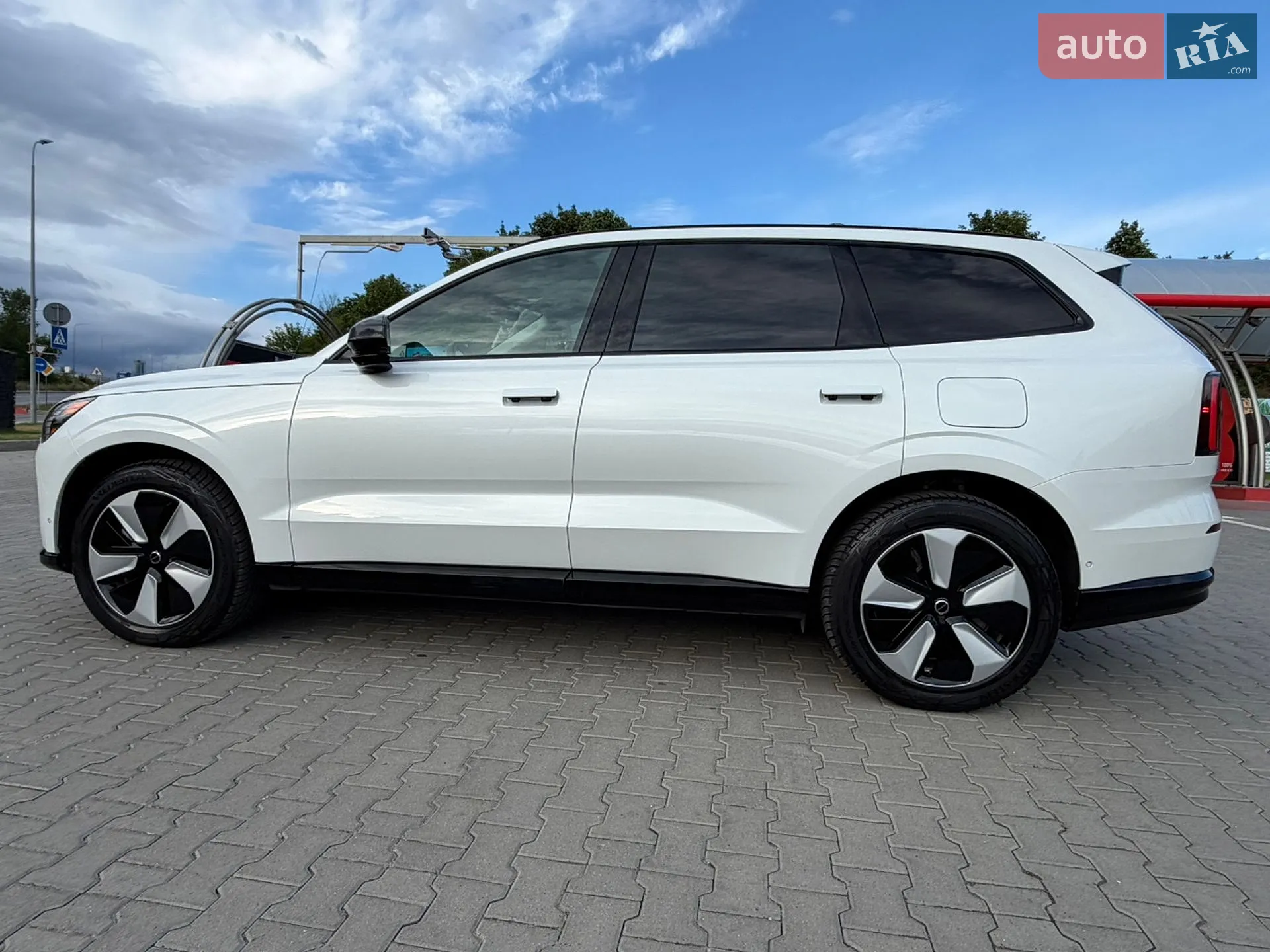 2025 Volvo EX90 - мініатюра 10