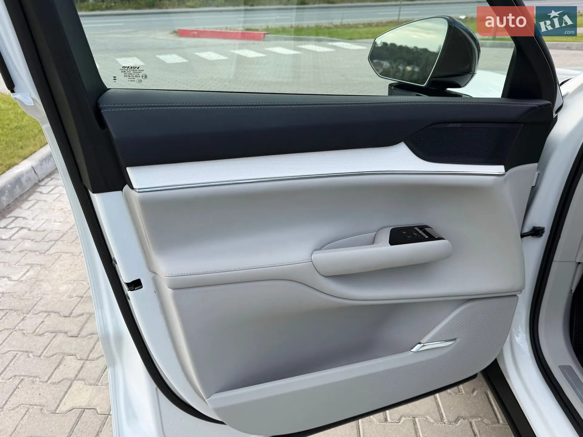 2025 Volvo EX90 - мініатюра 18