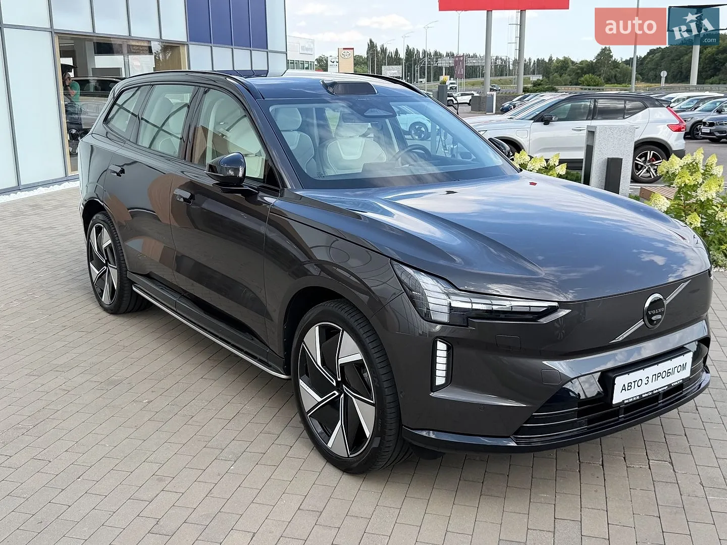 2025 Volvo EX90 - мініатюра 8