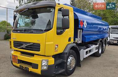 Бензовоз Volvo FE 2011 в Черновцах
