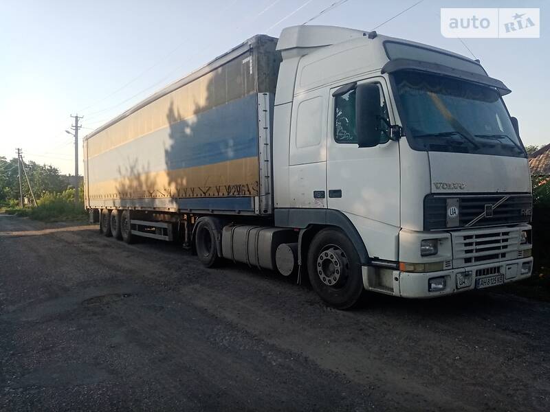 Тентований Volvo FH 12 2001 в Мирнограді