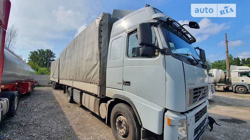 Контейнеровоз Volvo FH 12 2003 в Ужгороді
