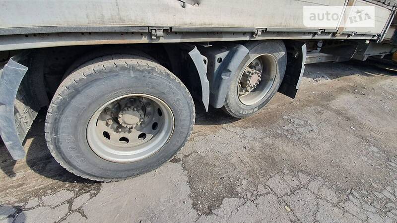 Контейнеровоз Volvo FH 12 2003 в Ужгороді