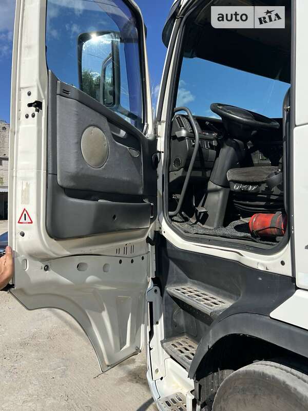Тягач Volvo FH 12 2002 в Каневі