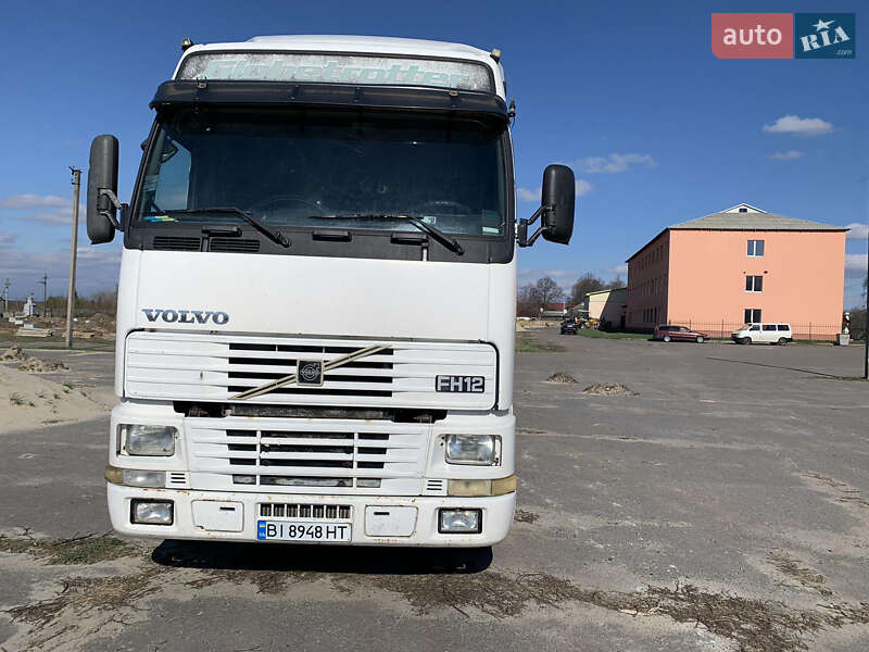 Тягач Volvo FH 12 2001 в Хороле