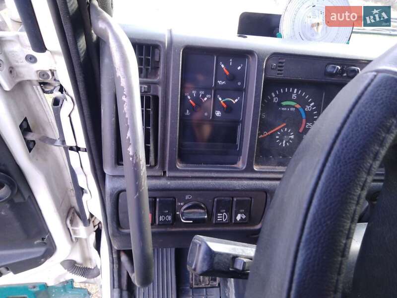 Тягач Volvo FH 12 2001 в Чернівцях фото 6 Тягач Volvo FH 12 2001 в Чернівцях