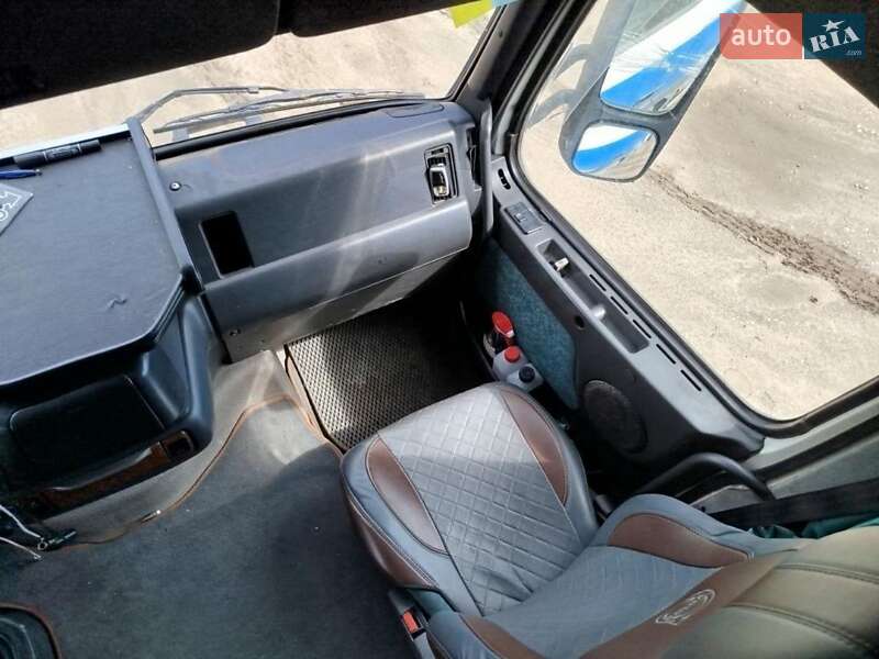 Контейнеровоз Volvo FH 12 1999 в Светловодске