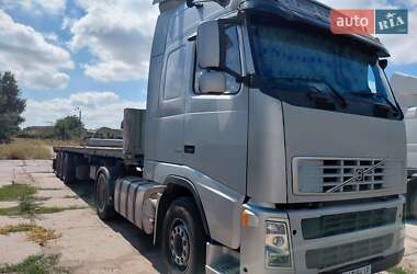 Контейнеровоз Volvo FH 12 2004 в 
