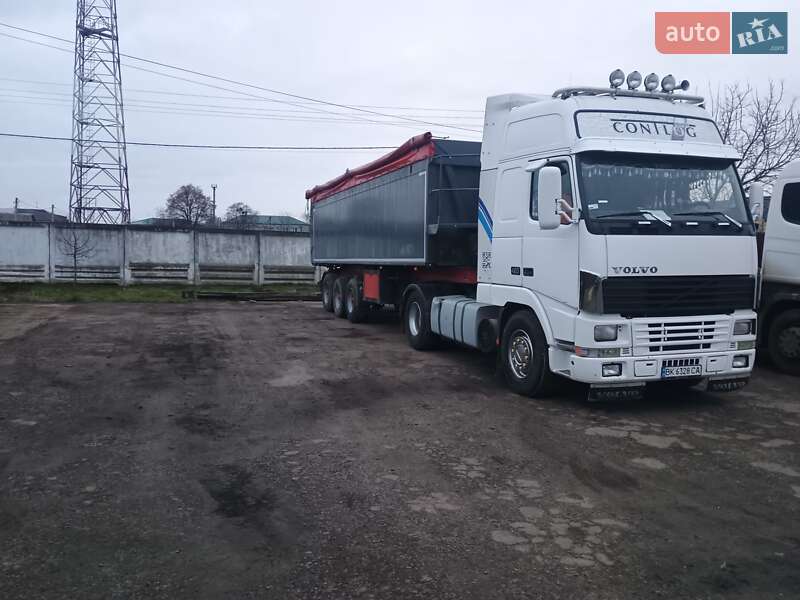 Тягач Volvo FH 12 2002 в Млинове