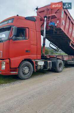 Зерновоз Volvo FH 12 2003 в Радехові