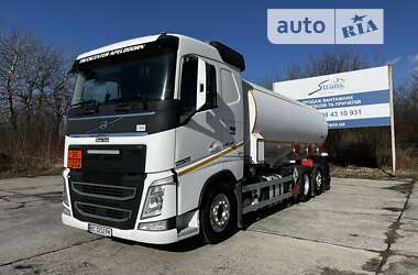 Бензовоз Volvo FH 13 2017 в 
