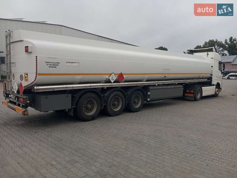 Бензовоз Volvo FH 13 2014 в Черновцах фото 26 Бензовоз Volvo FH 13 2014 в Черновцах