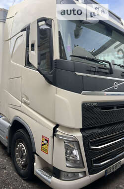 Тягач Volvo FH 13 2015 в Киеве