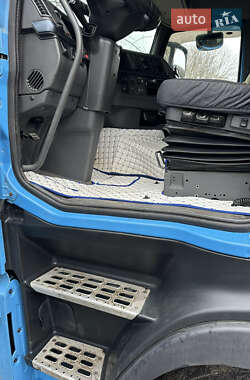 Контейнеровоз Volvo FH 13 2009 в 