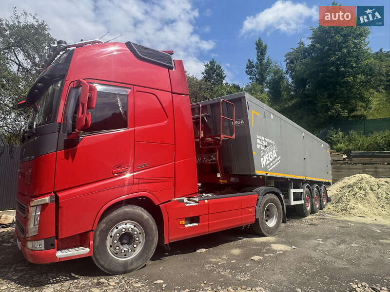 Зерновоз Volvo FH 13 2013 в Межгорье