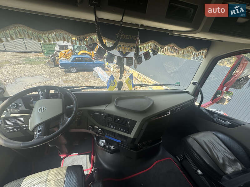 Зерновоз Volvo FH 13 2013 в Межгорье