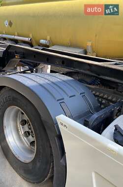 Контейнеровоз Volvo FH 13 2013 в 