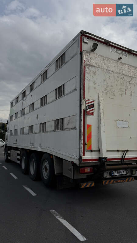 Для перевезення тварин Volvo FH 13 2012 в Дніпрі