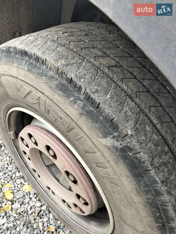 Вантажний фургон Volvo FH 13 2006 в Ладижині