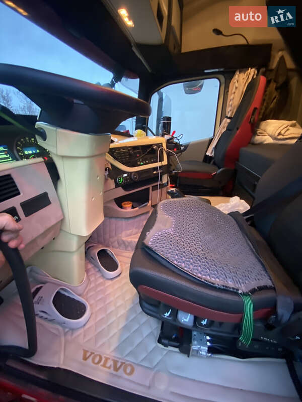 Зерновоз Volvo FH 13 2014 в Обухове