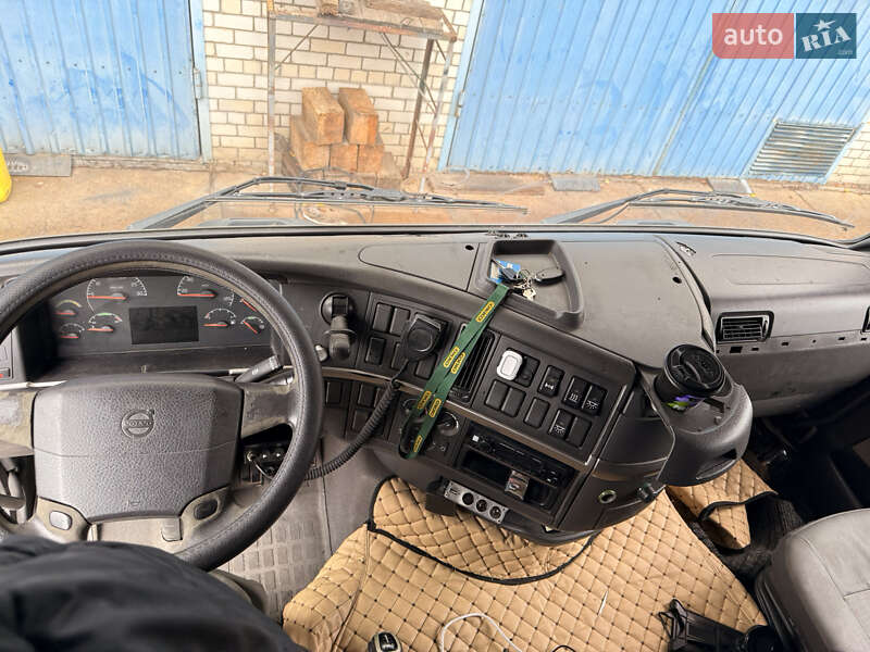 Тягач Volvo FH 13 2003 в Люботині