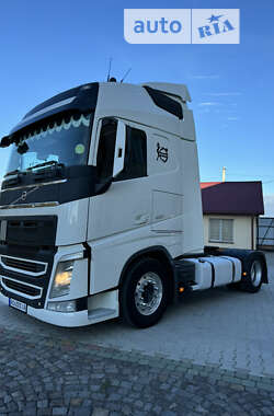 Тягач Volvo FH 16 2015 в Іршаві