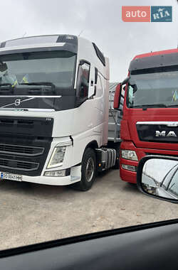 Зерновоз Volvo FH 16 2015 в Білій Церкві