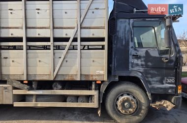 Для перевозки животных Volvo FL 10 1998 в Одессе