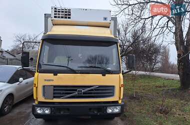 Рефрижератор Volvo FL 6 2003 в Дніпрі