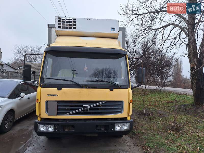 Рефрижератор Volvo FL 6 2003 в Днепре