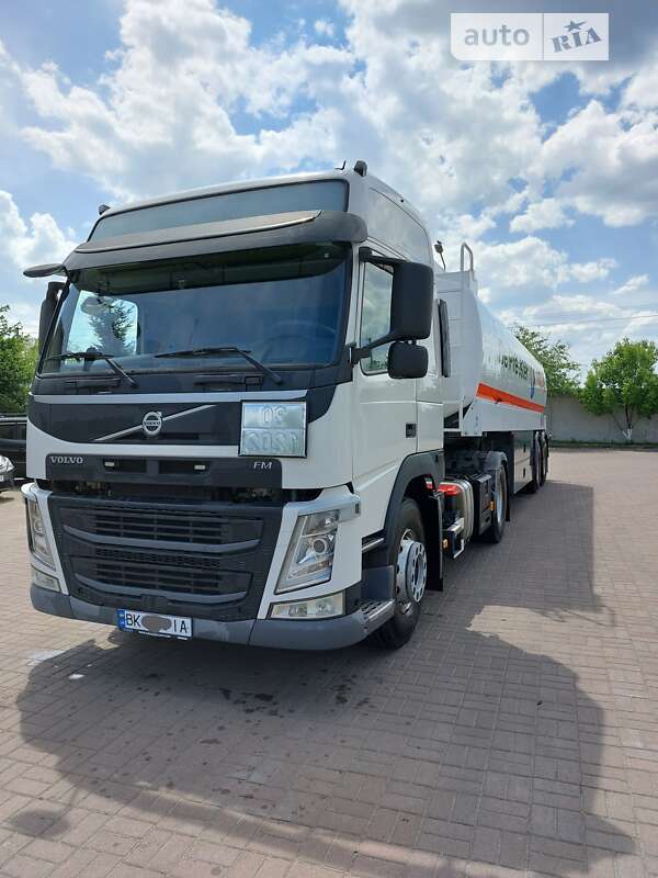 Бензовоз Volvo FM 12 2013 в Киеве