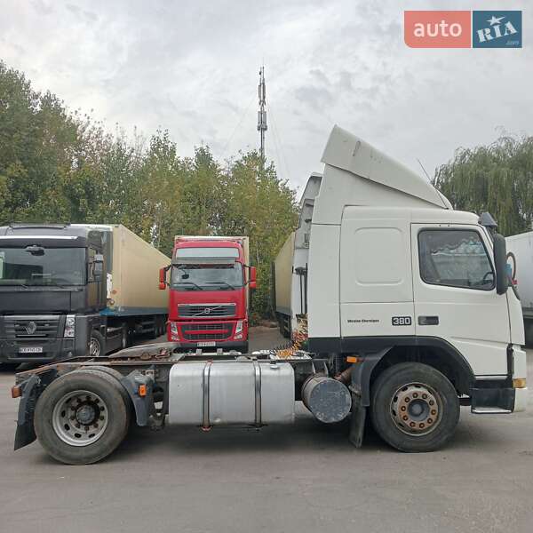 Тягач Volvo FM 12 2000 в Чернигове