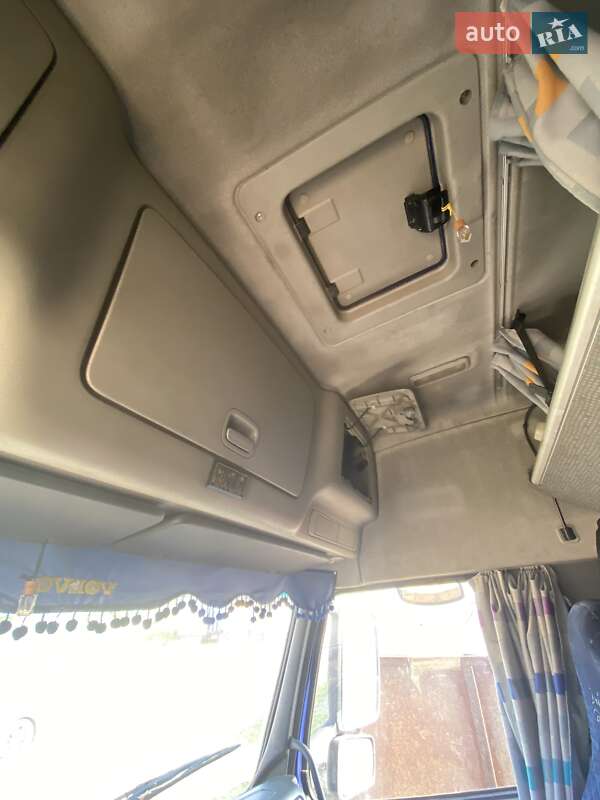 Грузовой фургон Volvo FM 12 2002 в Хмельницком