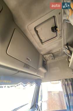 Грузовой фургон Volvo FM 12 2002 в 