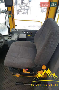 Фронтальный погрузчик Volvo L 120F 1998 в 