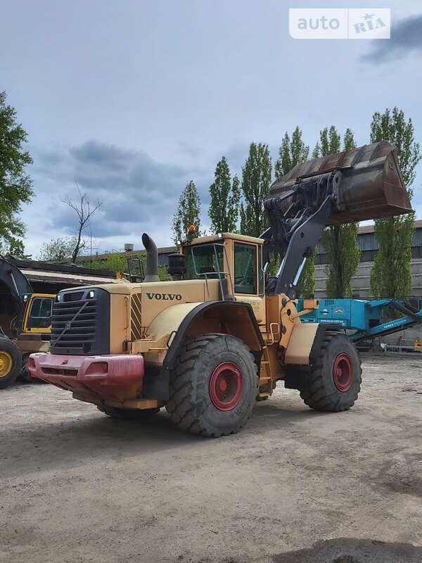 Фронтальный погрузчик Volvo L 180 2007 в Киеве