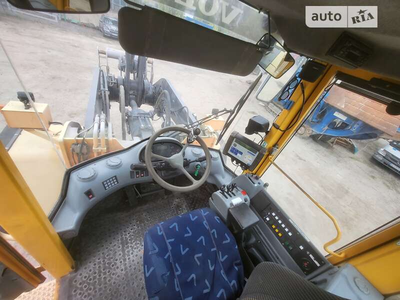 Фронтальный погрузчик Volvo L 180 2007 в Киеве