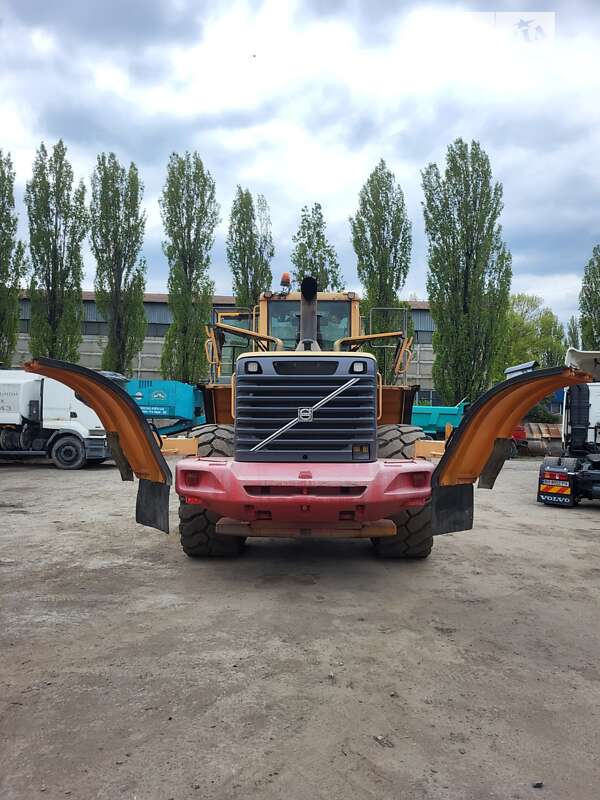 Фронтальный погрузчик Volvo L 180 2007 в Киеве